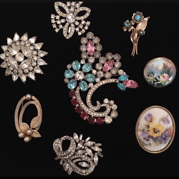 SOLD in trunk sale Vintage Weiss rhinestone pin - Picture 8 of 8